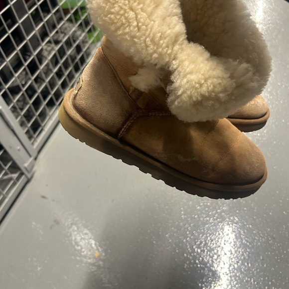 UGG - Bailey Button Boot - Picture 5 of 7